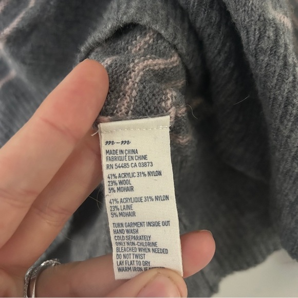 American Eagle Outfitters Grey Pink Striped Sweater Casual Lightweight Medium 💖 - Picture 3 of 4